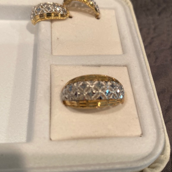 NIB. JCPenney 10 karat gold jewelry set. includes heart pendant, ring, earrings - Picture 6 of 9